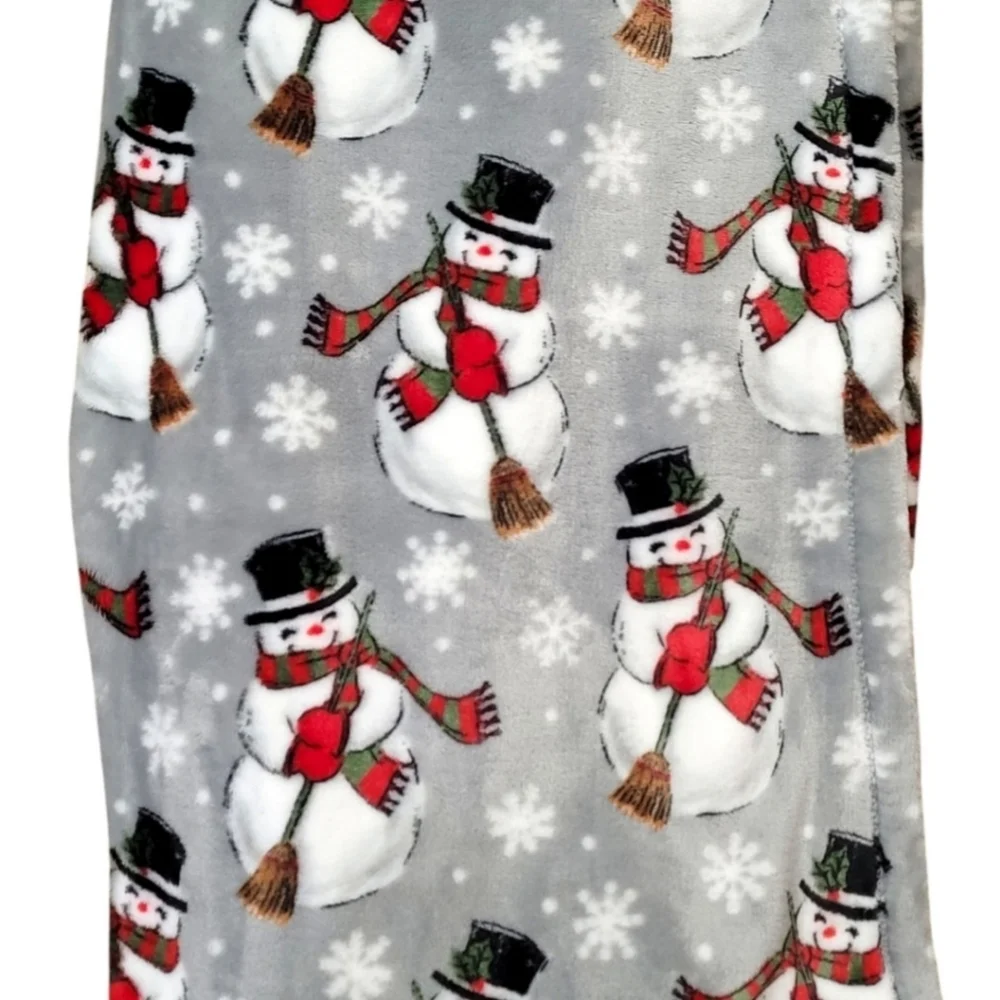 🆑️CLEARANCE Winter Wonderland Gray Snowday Snowman 50